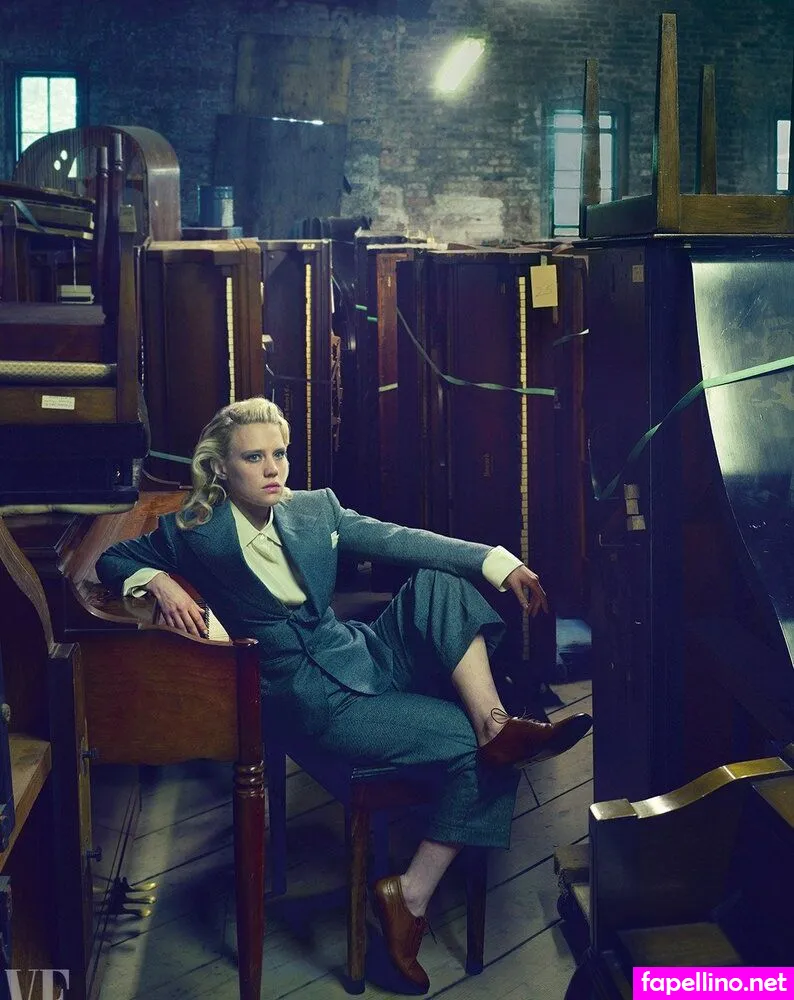 Kate McKinnon Nude Leaked OnlyFans Photo #AAAiyhmMv1