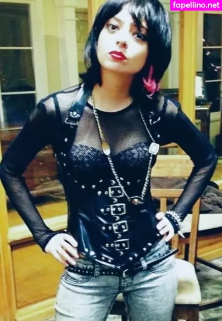 Kate Micucci OnlyFans Thumbnail #49ivQ5MKp9