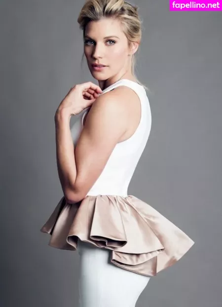 Katee Sackhoff OnlyFans Thumbnail #8EYXod4vB4