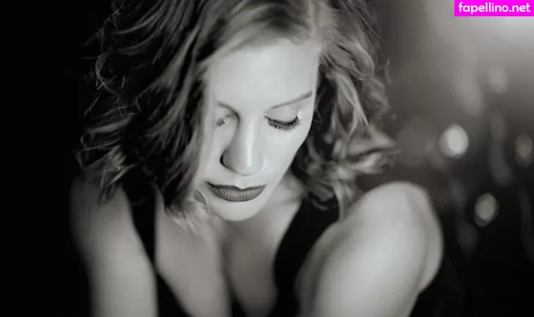 Katee Sackhoff OnlyFans Thumbnail #ZC4cj5EljB