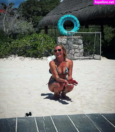 Katee Sackhoff OnlyFans Thumbnail #cyVoMsdwwS