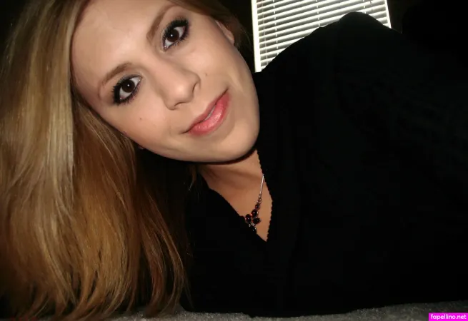 Katelyn Brooks OnlyFans Thumbnail #9IC1Q12yeL