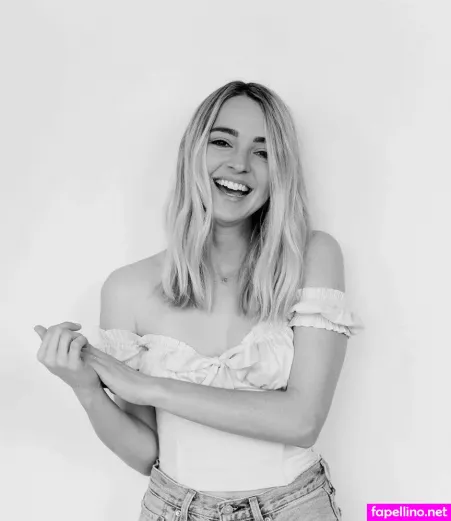 Katelyn Tarver OnlyFans Thumbnail #5ed12tkRSq