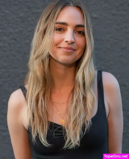 Katelyn Tarver OnlyFans Thumbnail #7bOstjHCUE