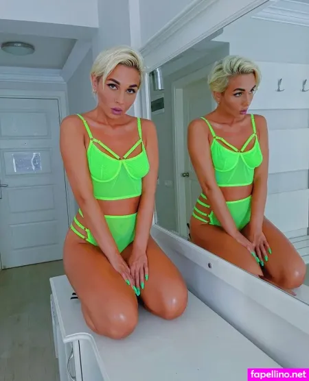 Katerina Piglet OnlyFans Thumbnail #a7NydNshja