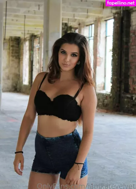 Katerinavelvet OnlyFans Thumbnail #1xaCGqwtHW