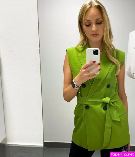 Katharina Kleinfeldt OnlyFans Thumbnail #7lQzqLFKvu