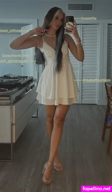 Katharina Xenia OnlyFans Thumbnail #1JTavP3Twb