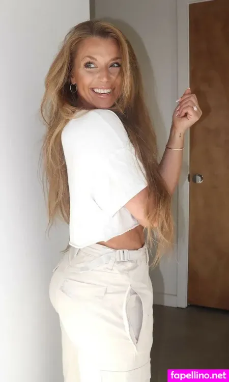 Katherine Heppner OnlyFans Thumbnail #0EKI8H74Ev