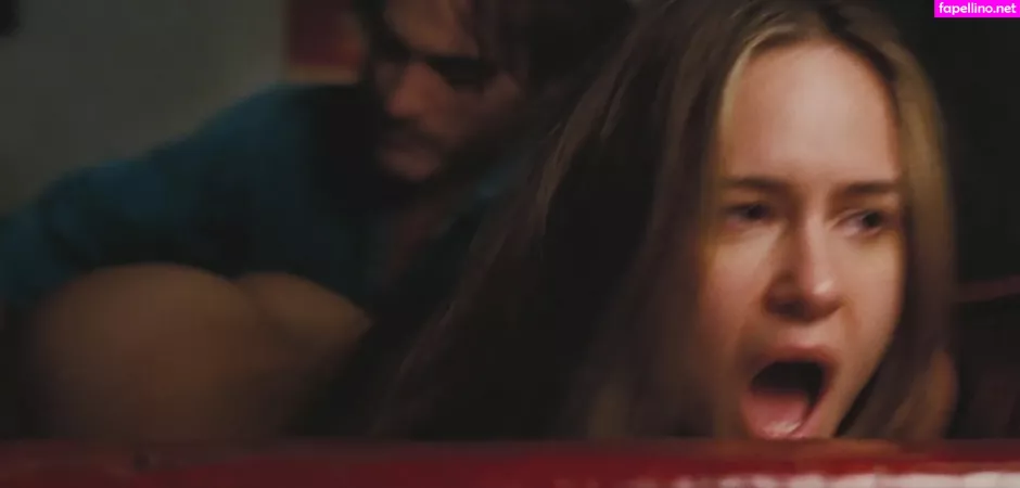 Katherine Waterston OnlyFans Thumbnail #npHtk2Q1nT