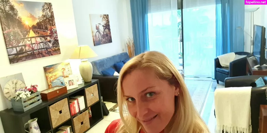 Kathianobilixx OnlyFans Thumbnail #6xLdozJ7hm