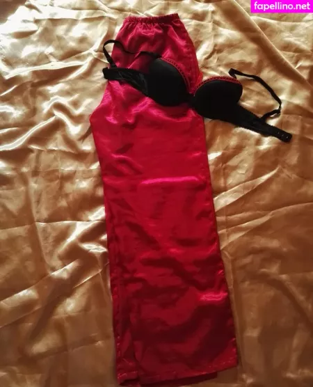 Kathianobilixx OnlyFans Thumbnail #7zZaipiN9V