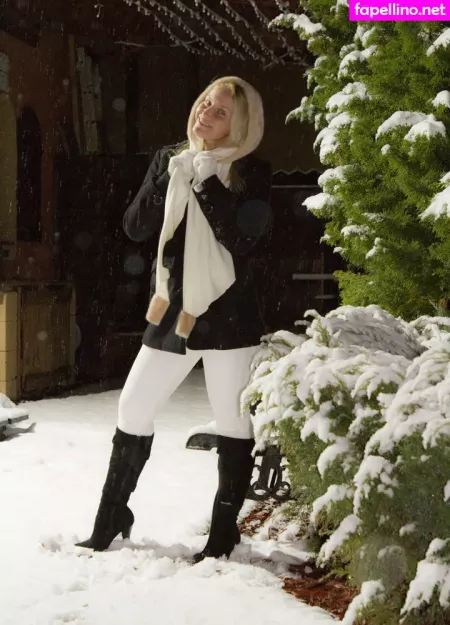 Kathianobilixx OnlyFans Thumbnail #FJTFAP4PoK