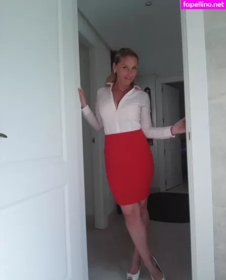 Kathianobilixx OnlyFans Thumbnail #NiWoldEif5