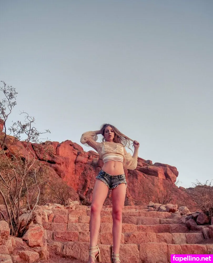 kathobbs, kathobbsofficial Nude Leaked OnlyFans Photo #yWIuAAfcWu