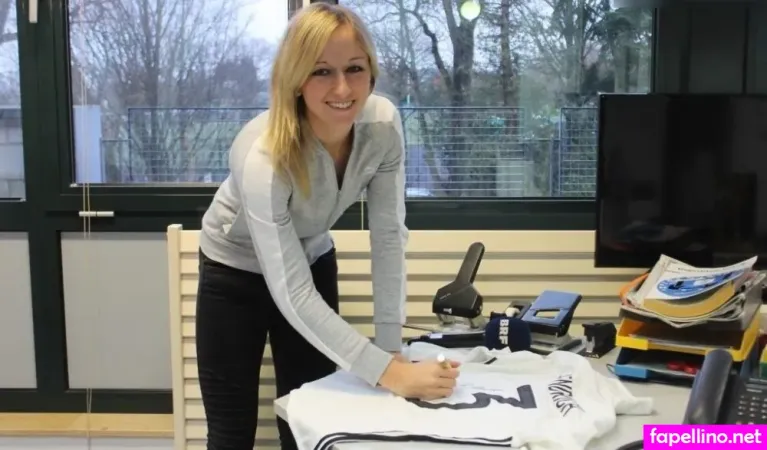 Kathrin Hendrich OnlyFans Thumbnail #sGLt2eCHub