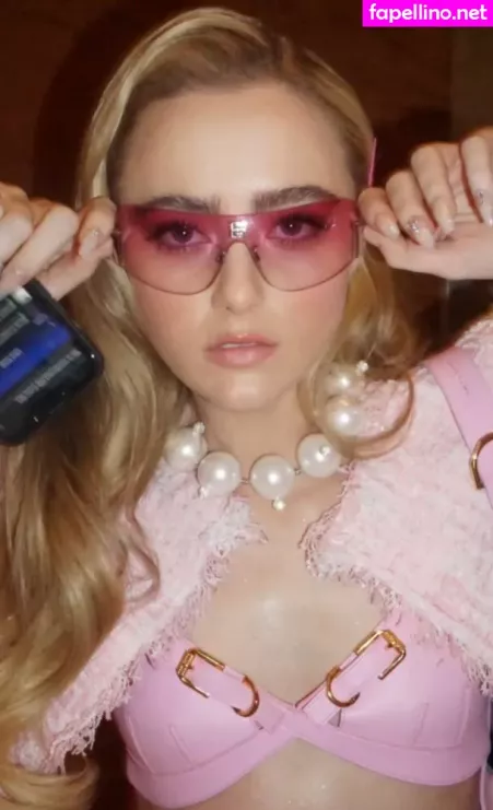 Kathryn Newton OnlyFans Thumbnail #7xMBZ5x5IB