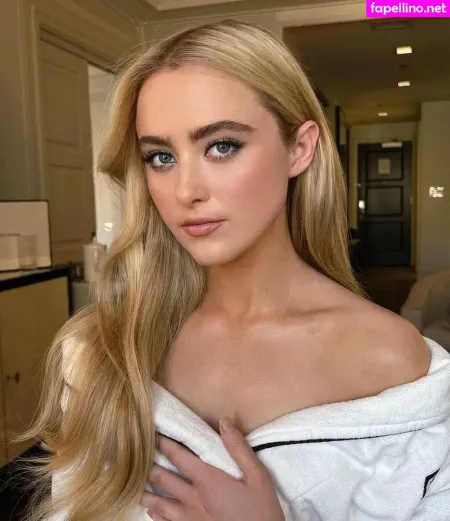 Kathryn Newton OnlyFans Thumbnail #RgajM8pak0