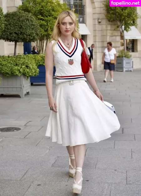 Kathryn Newton OnlyFans Thumbnail #wlnVJ5xZAb