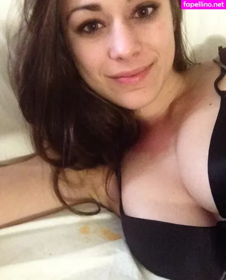 Katie Broad OnlyFans Thumbnail #t47WcQ9nOd