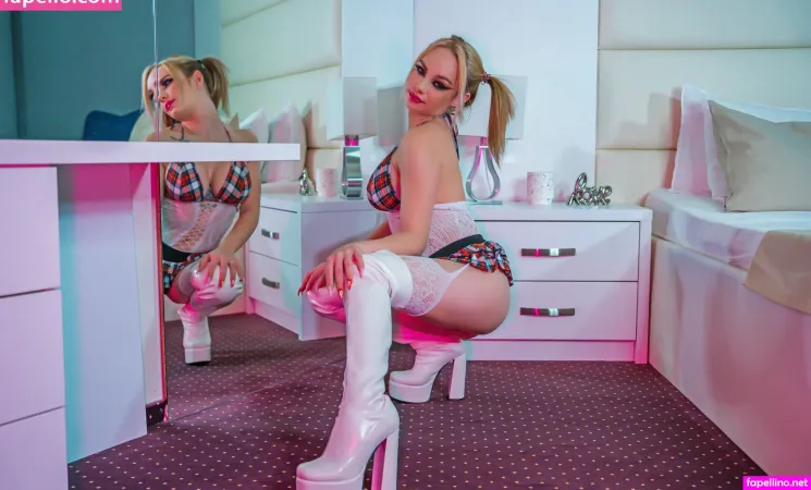 Katie Nova OnlyFans Thumbnail #RTdVZSqNo2