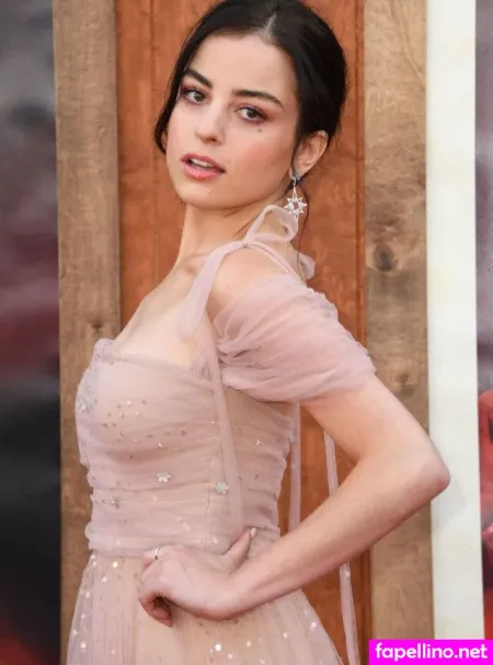 Katie Sarife OnlyFans Thumbnail #Mjc1NIMZIK