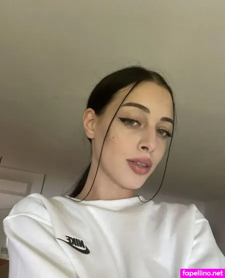 Katie Shake OnlyFans Thumbnail #UYAJoA6zFK