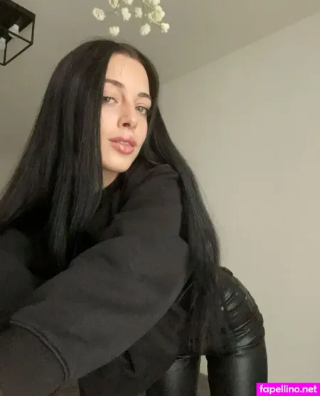 Katie Shake OnlyFans Thumbnail #mCEyfkeUvW