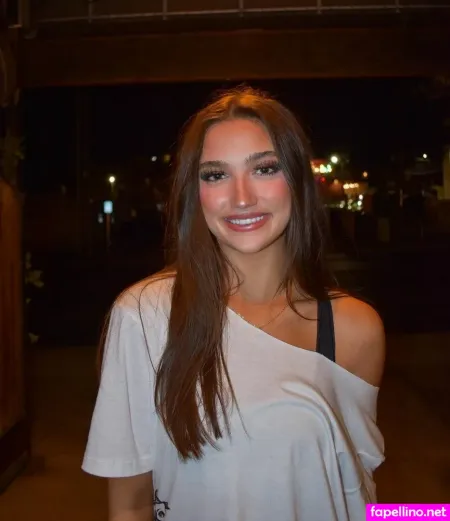 Katie Thompson OnlyFans Thumbnail #7Fq5r1vwtv