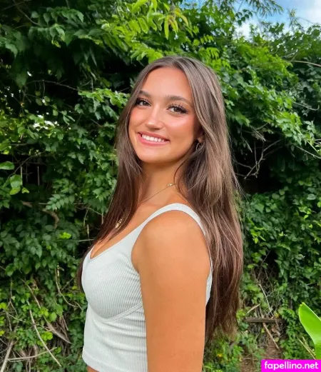 Katie Thompson OnlyFans Thumbnail #PogaZMKOJr