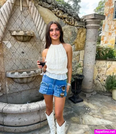 Katie Thompson OnlyFans Thumbnail #QWKaloWOna