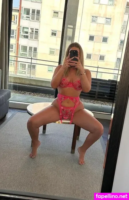 Katiebournesx OnlyFans Thumbnail #PfFErl2hCW