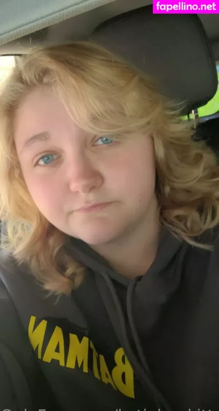 Katiebugkitty122 OnlyFans Thumbnail #8arRKmHx30