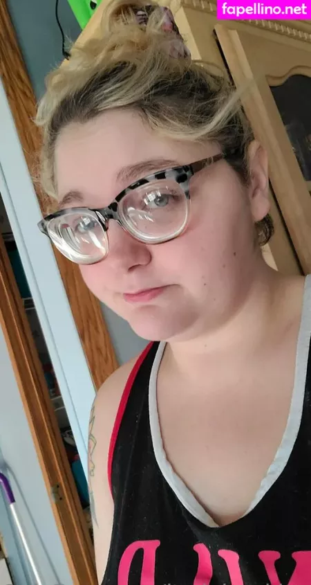 Katiebugkitty122 OnlyFans Thumbnail #kq73LLkUit