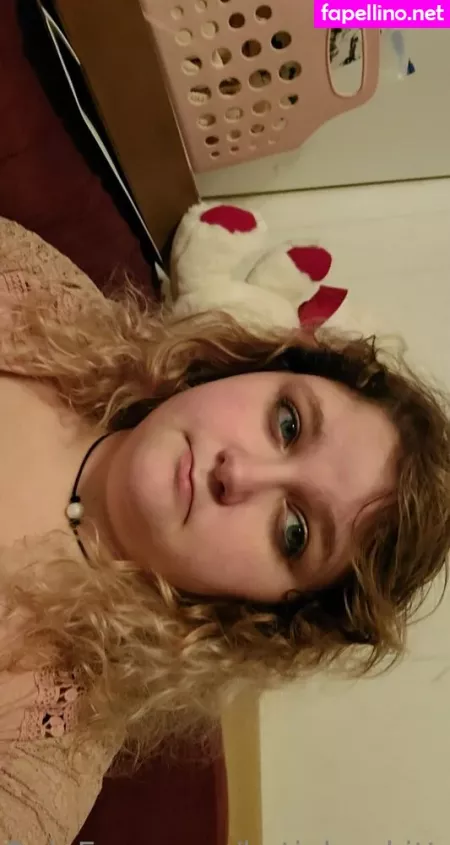 Katiebugkitty122 OnlyFans Thumbnail #x96JFVz98e