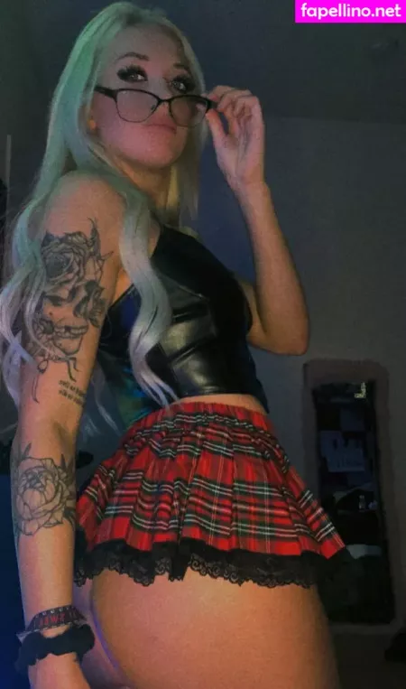 Katiewarren18 OnlyFans Thumbnail #dby6xQs0Vu