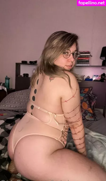 Katnipeverweed OnlyFans Thumbnail #eDdsquCmAj