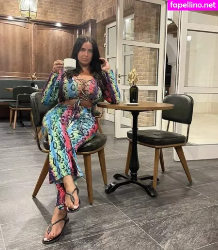 Katrina Louise Paul OnlyFans Thumbnail #GvyAMuwWv5