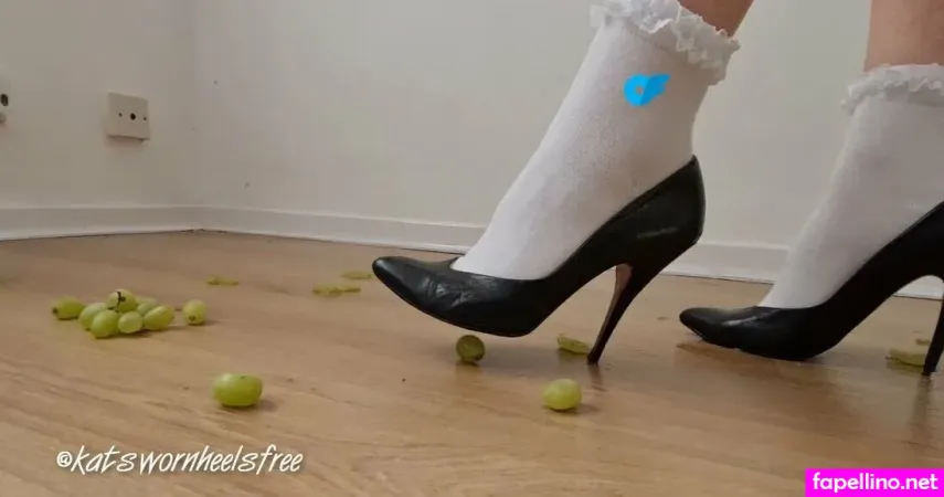 Katswornheelsfree OnlyFans Thumbnail #SoFSYh8Ngb