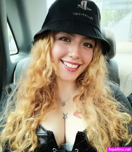 Katt Lumiere OnlyFans Thumbnail #NvNKIvgeMW