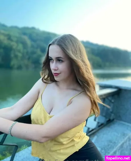 Kattyboooom OnlyFans Thumbnail #0tIL4khbaj