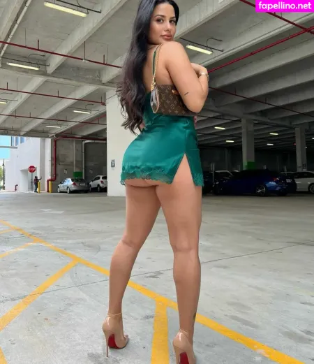 Katya Elise Henry OnlyFans Thumbnail #0U5lqo4MA4