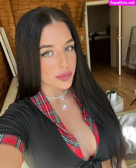 Katzmin 1 OnlyFans Thumbnail #MCL43UyNfJ