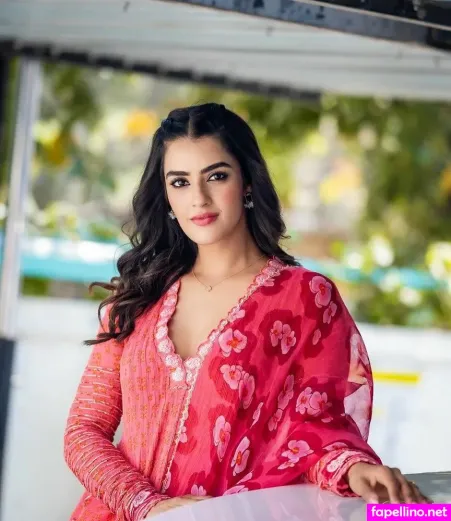 Kavya Thapar OnlyFans Thumbnail #sEMKG4zovE