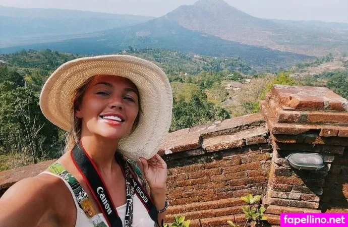 Kaya Corbridge OnlyFans Thumbnail #01me4ccSbb