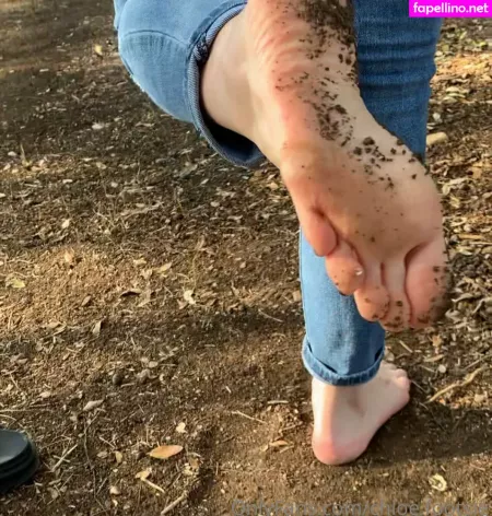 Kayla Footsie OnlyFans Thumbnail #gTZunp16DH