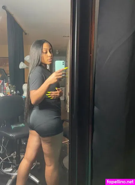 Kayla Itsines OnlyFans Thumbnail #uX6yMDWnZq