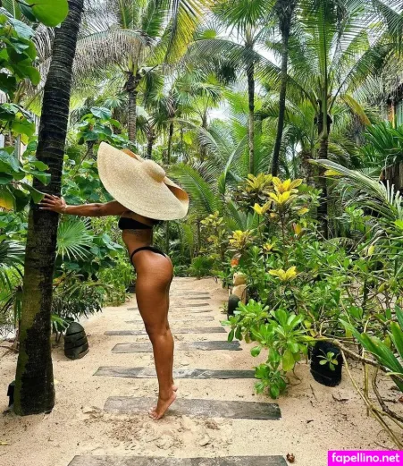 Kayla Nicole OnlyFans Thumbnail #ey5IQTt2FA