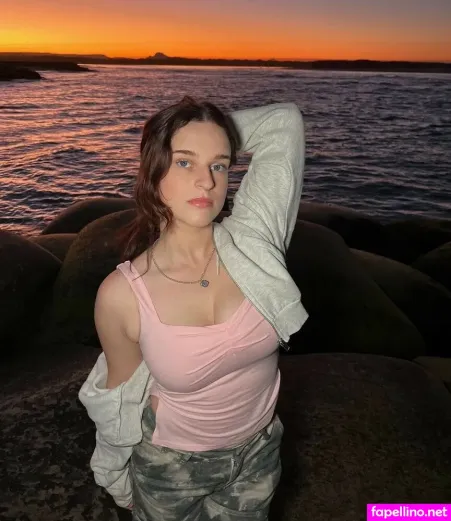 Kayla Oxley OnlyFans Thumbnail #R16TT9MN3x