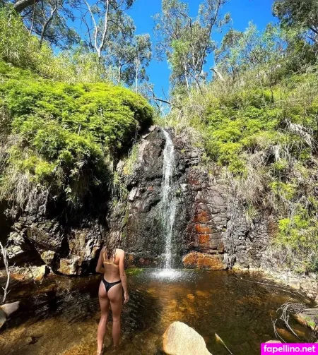 Kayla Sharples Main Profile Photo